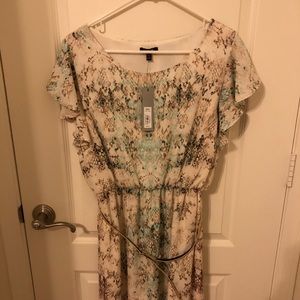 APT 9 flutter sleeve dress. NWT and gold belt!
